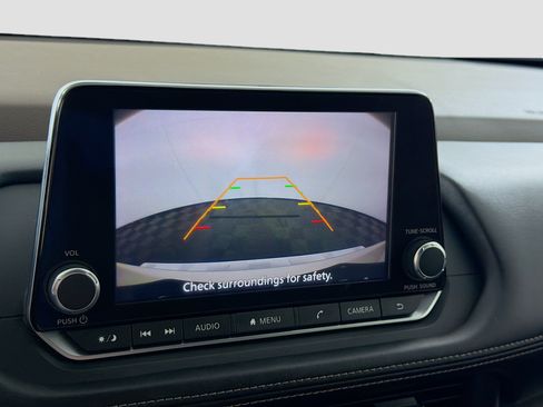 Used 2023 Nissan Rogue SV FWD image 22
