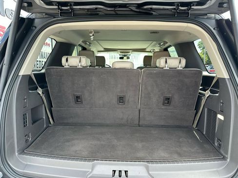 Used 2018 Ford Expedition XLT w/ Equipment Group 202A AWD/4WD image 24
