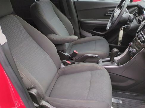 Certified 2020 Chevrolet Trax LS w/ Tint and Cruise Package image 25