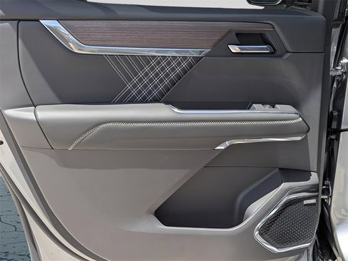 New 2026 GMC Acadia Denali w/ Super Cruise Package image 15