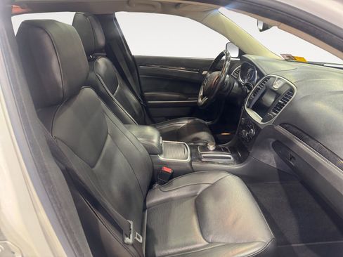 Used 2019 Chrysler 300 Limited w/ Light Group AWD/4WD image 19