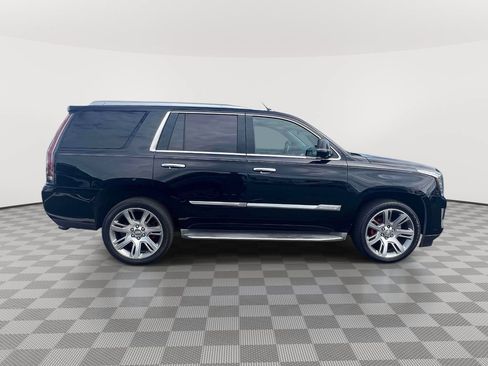 Used 2016 Cadillac Escalade Luxury AWD/4WD image 4