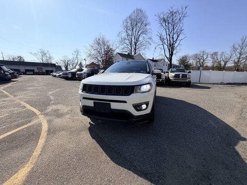 Used 2018 Jeep Compass Sport FWD image 2