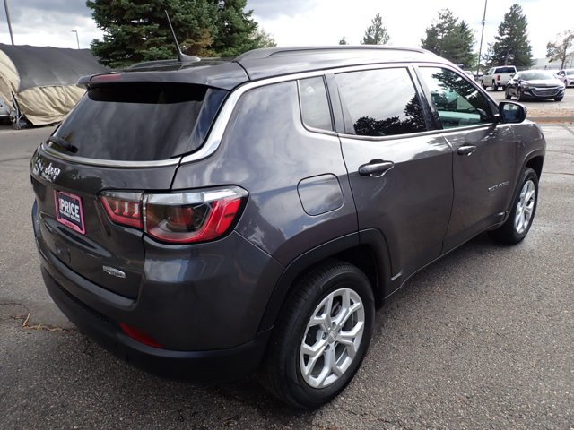 Used 2024 Jeep Compass Latitude AWD/4WD image 4