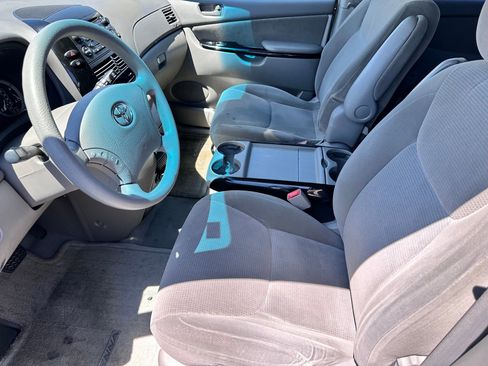 Used 2004 Toyota Sienna LE FWD image 5