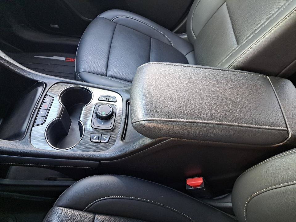 Used 2022 GMC Acadia SLT w/ Technology Package AWD/4WD image 28