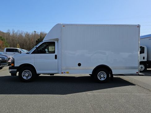 New 2024 Chevrolet Express 3500 w/ Power Convenience Package image 2