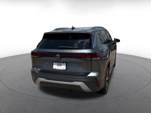 Used 2026 Volkswagen Tiguan SE AWD/4WD image 12