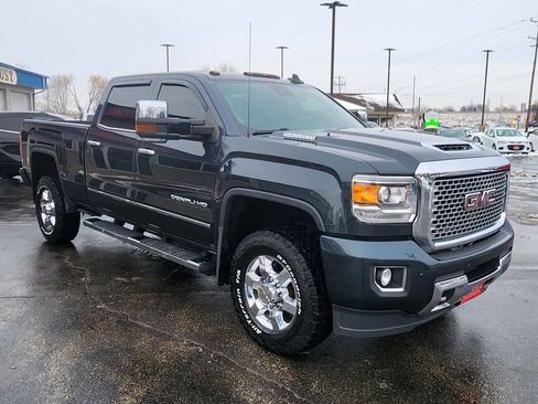 Used 2017 GMC Sierra 3500 Denali w/ Duramax Plus Package image 7
