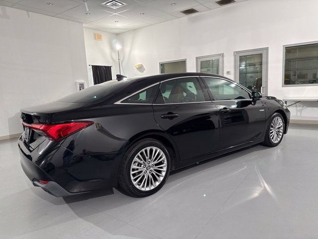 Used 2019 Toyota Avalon Limited FWD image 11