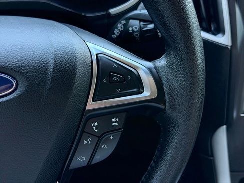 Used 2021 Ford Edge SEL image 6