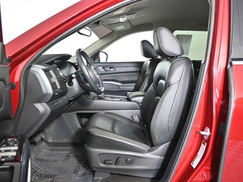 Used 2023 Nissan Pathfinder SL AWD/4WD image 24