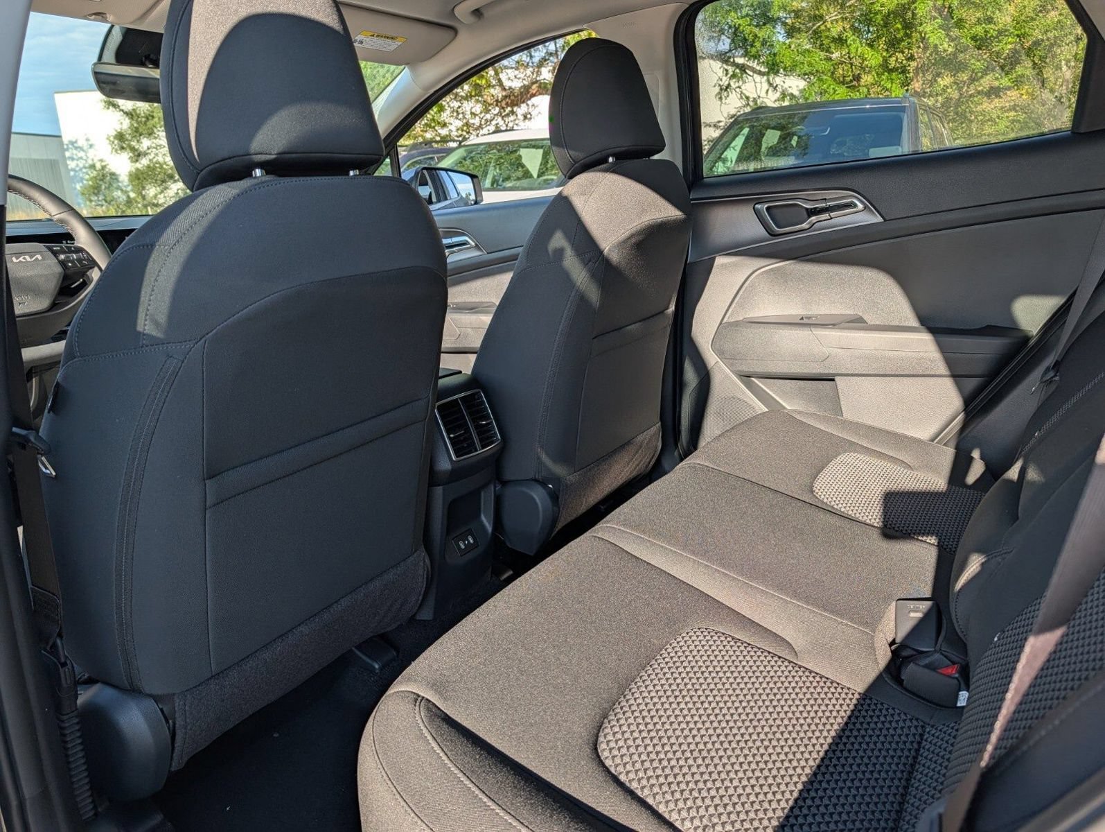 New 2027 Kia Sportage LX FWD image 25