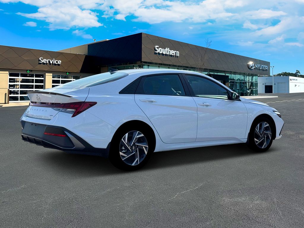 New 2025 Hyundai Elantra SEL FWD image 9
