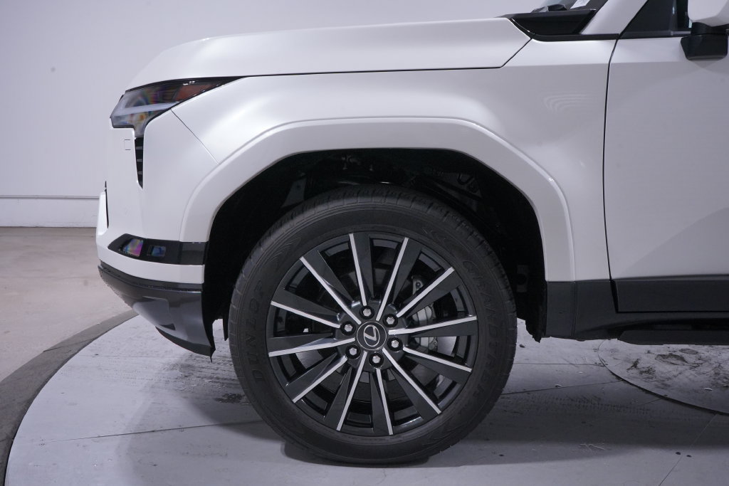 Used 2024 Lexus GX 550 w/ Cold Area Package AWD/4WD image 2