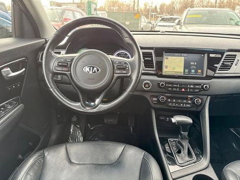Used 2017 Kia Niro Touring image 34