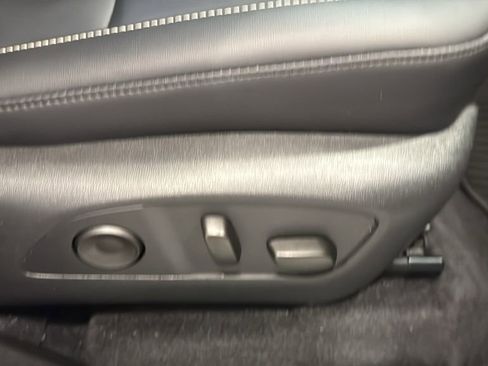 Used 2025 GMC Acadia Elevation w/ Elevation Premium Package image 13