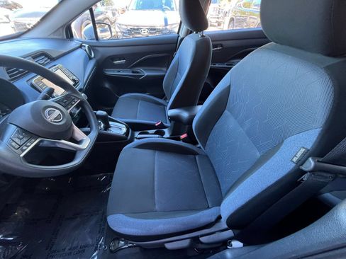 Used 2025 Nissan Versa SV FWD image 25