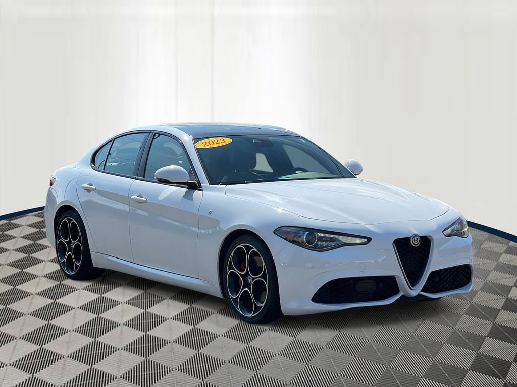Used 2023 Alfa Romeo Giulia Ti w/ Active Assist Plus Package RWD image 6