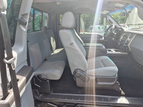 Used 2016 Ford F250 XLT w/ XLT Premium Package AWD/4WD image 9