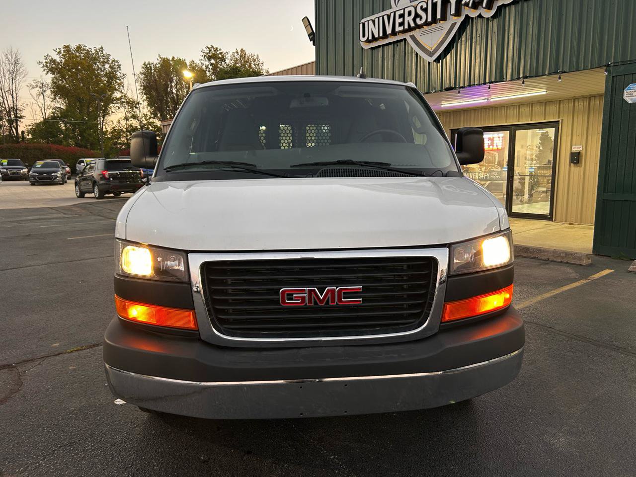 Used 2022 GMC Savana 2500 w/ Driver Convenience Package RWD image 8