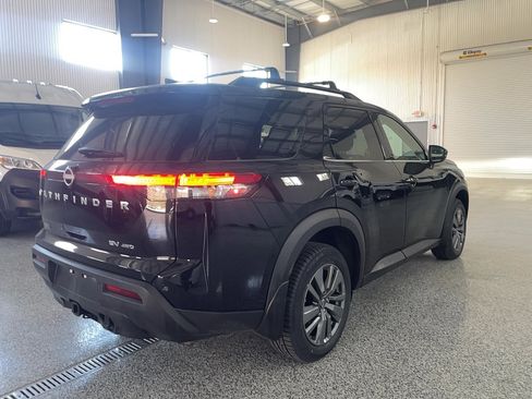 Used 2024 Nissan Pathfinder SV w/ SV Premium Package AWD/4WD image 19