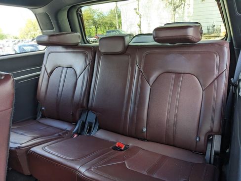 Used 2024 Ford Expedition Limited image 18