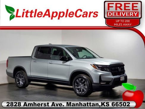 Used 2025 Honda Ridgeline Sport image 1