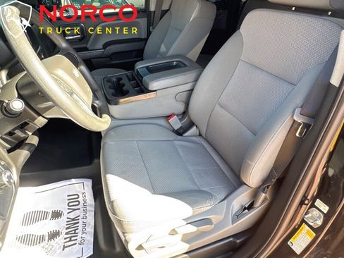 Used 2018 Chevrolet Silverado 1500 Custom image 16