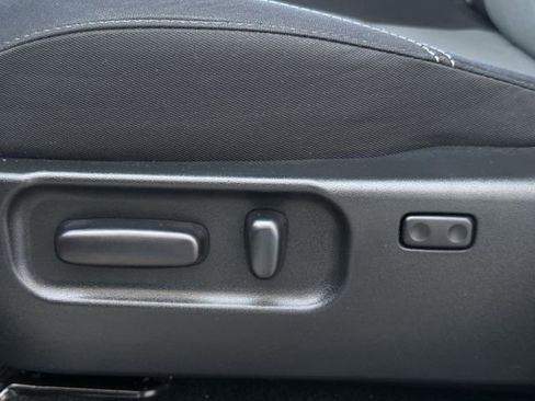 Used 2022 Toyota Tacoma TRD Off-Road AWD/4WD image 27