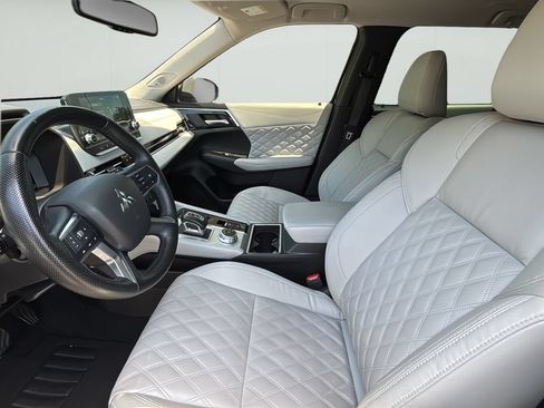 Used 2023 Mitsubishi Outlander SEL FWD image 14