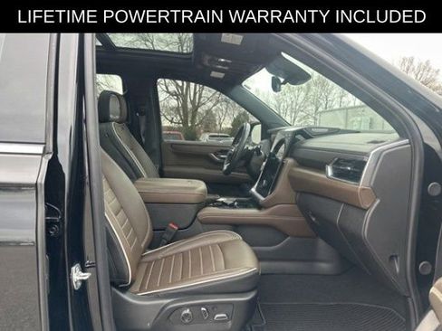 Used 2025 GMC Yukon Denali Ultimate image 4
