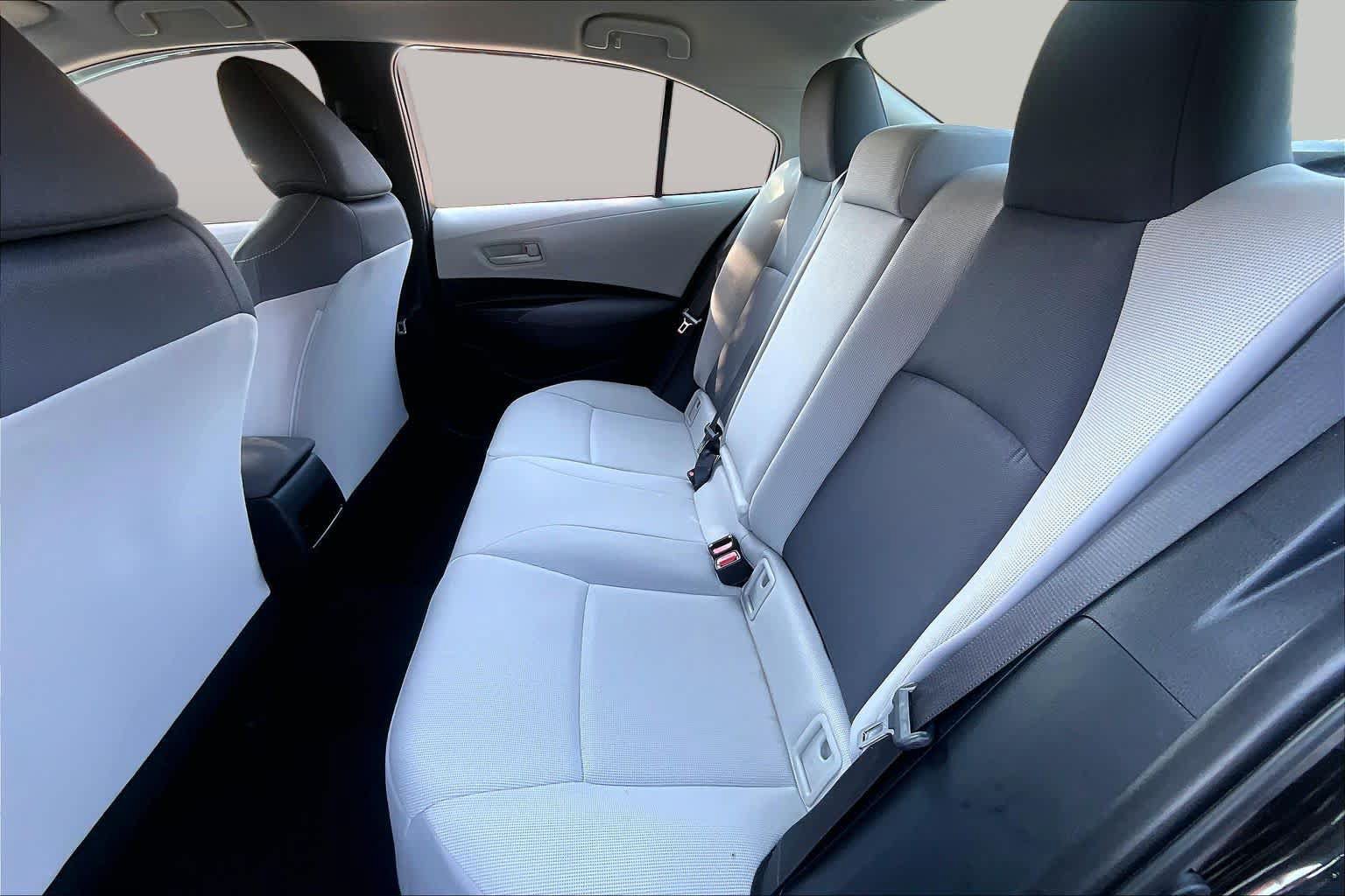 Used 2022 Toyota Corolla LE w/ Carpet Mat Package (TMS) FWD image 19