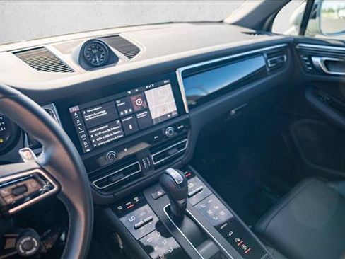 Certified 2023 Porsche Macan Turbo AWD/4WD image 15