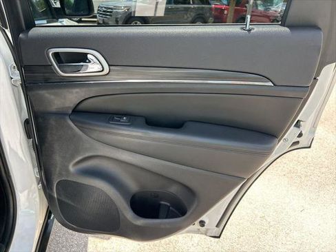 Certified 2022 Jeep Grand Cherokee Limited image 42