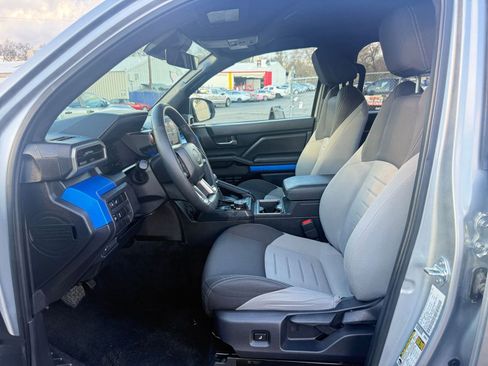 Used 2025 Toyota Tacoma TRD Off-Road image 27