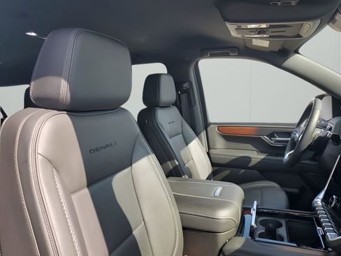 Certified 2025 GMC Yukon XL Denali image 15