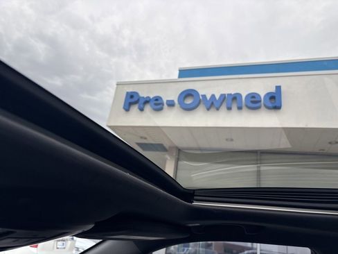 Used 2022 Jeep Grand Cherokee Limited image 25