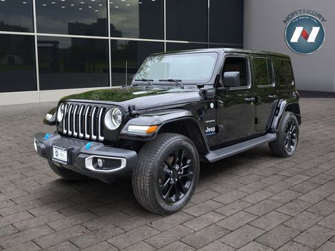 Used 2023 Jeep Wrangler Unlimited Sahara w/ Cold Weather Group AWD/4WD image 1