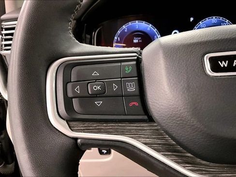 Used 2022 Jeep Wagoneer Series III w/ Rear Seat Video Group 1 AWD/4WD image 24