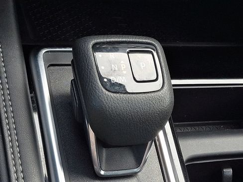 Certified 2023 Nissan Pathfinder Platinum AWD/4WD image 18