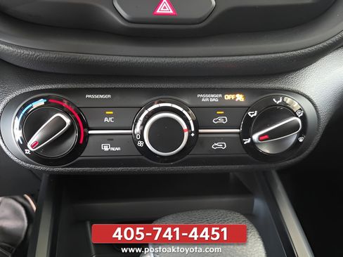 Used 2025 Kia Soul LX w/ LX Technology Package FWD image 20