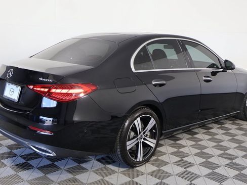 Used 2025 Mercedes-Benz C 300 4MATIC Sedan image 4