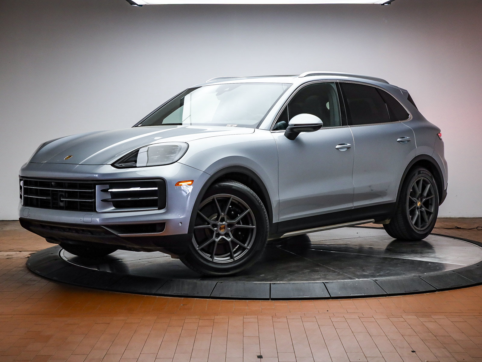 Certified 2025 Porsche Cayenne S AWD/4WD image 32