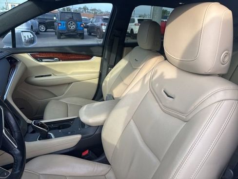 Used 2019 Cadillac XT5 Luxury image 13