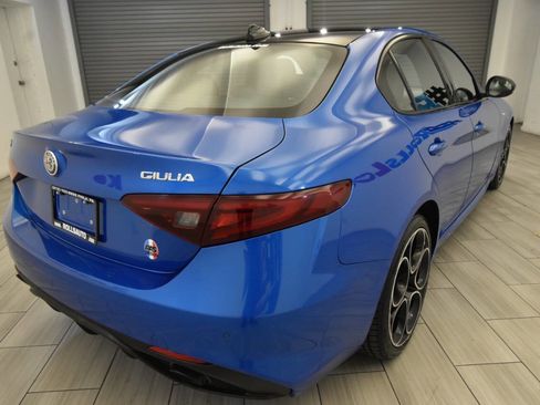 Used 2023 Alfa Romeo Giulia Veloce image 5
