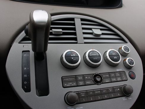 Used 2004 Nissan Quest SE w/ (SEA) Seat Pkg FWD image 8