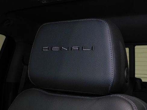 Used 2022 GMC Sierra 3500 Denali w/ Technology Package image 43