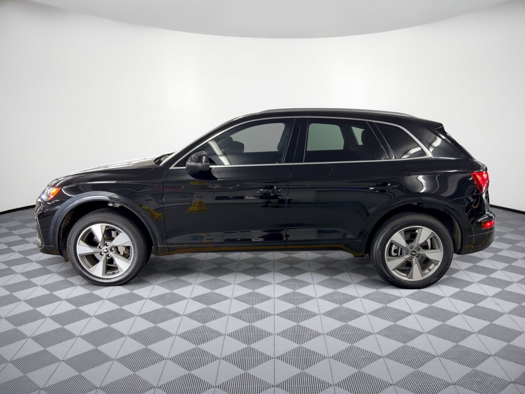 Used 2023 Audi Q5 2.0T Premium Plus w/ Premium Plus Package AWD/4WD image 2