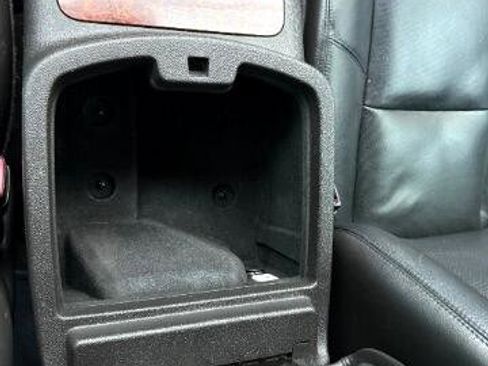 Used 2011 Chevrolet Avalanche LTZ image 32